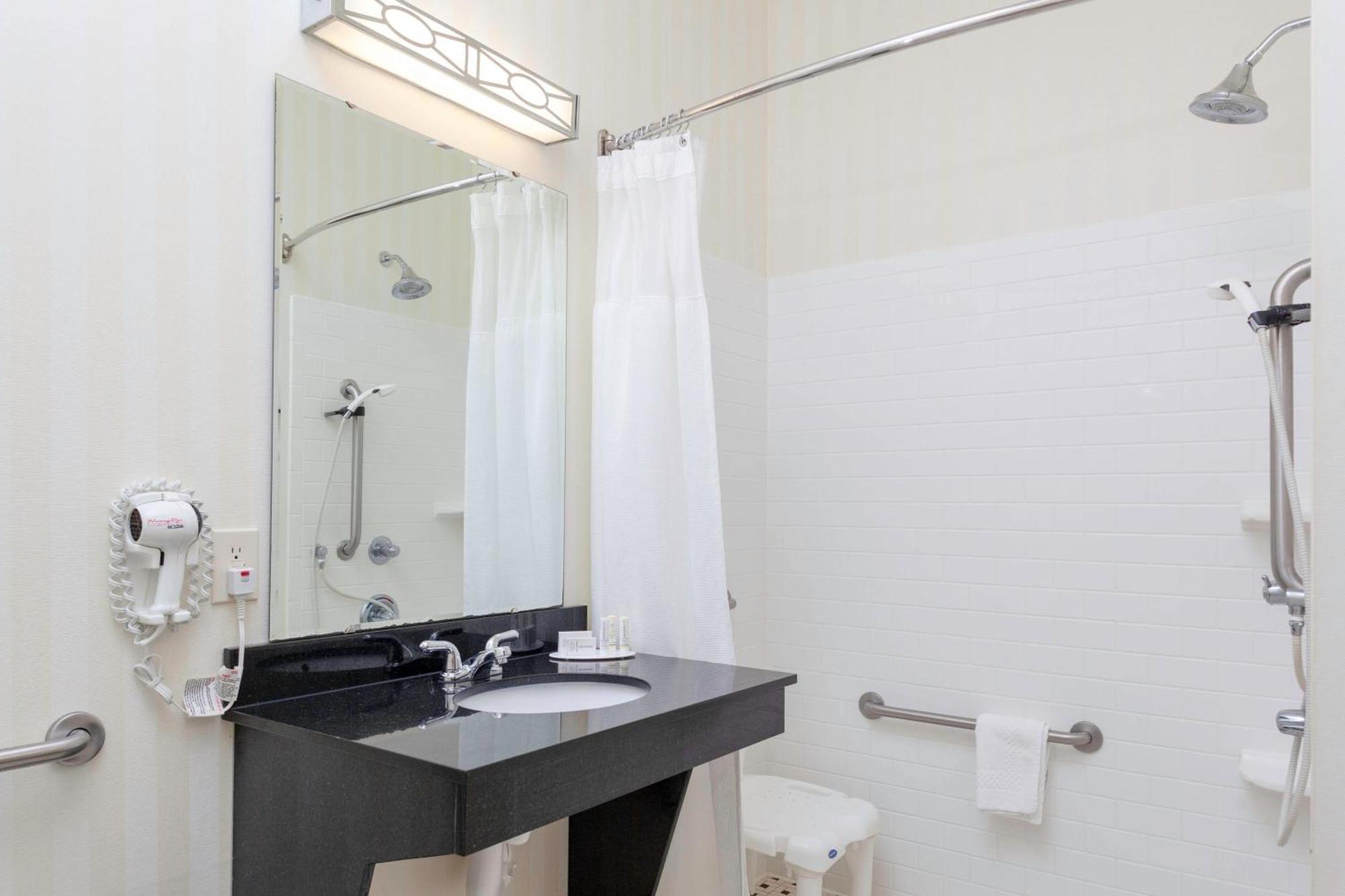 Fairfield Inn And Suites By Marriott Seymour Buitenkant foto