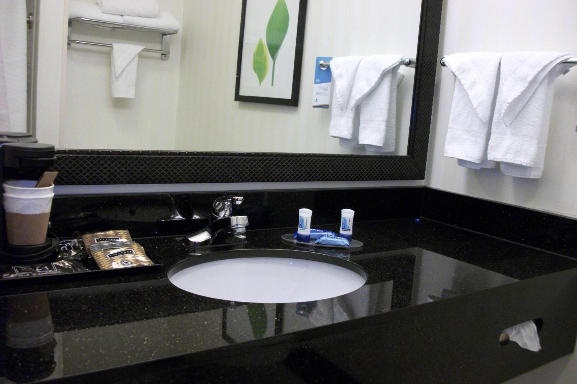Fairfield Inn And Suites By Marriott Seymour Buitenkant foto