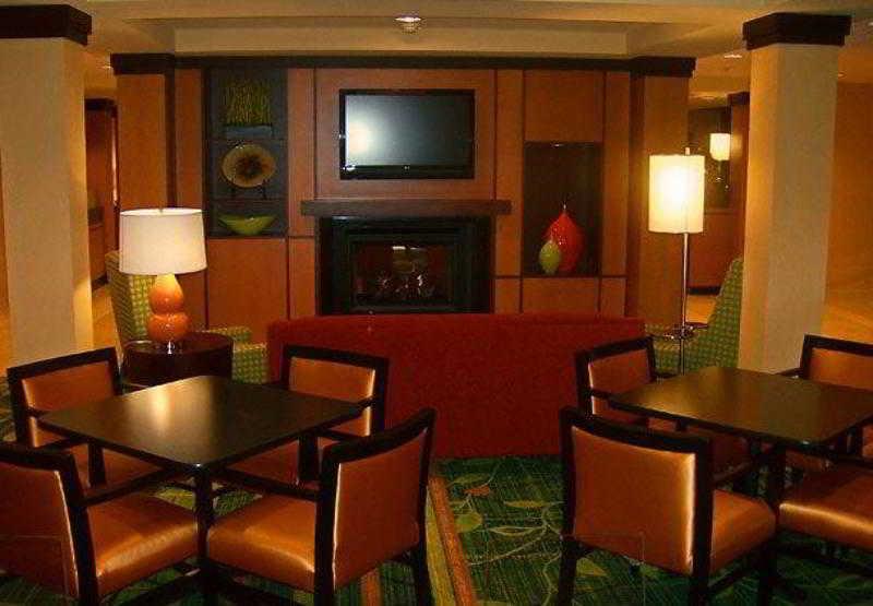 Fairfield Inn And Suites By Marriott Seymour Restaurant foto