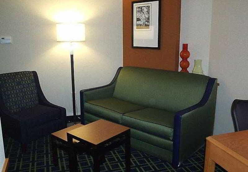 Fairfield Inn And Suites By Marriott Seymour Buitenkant foto